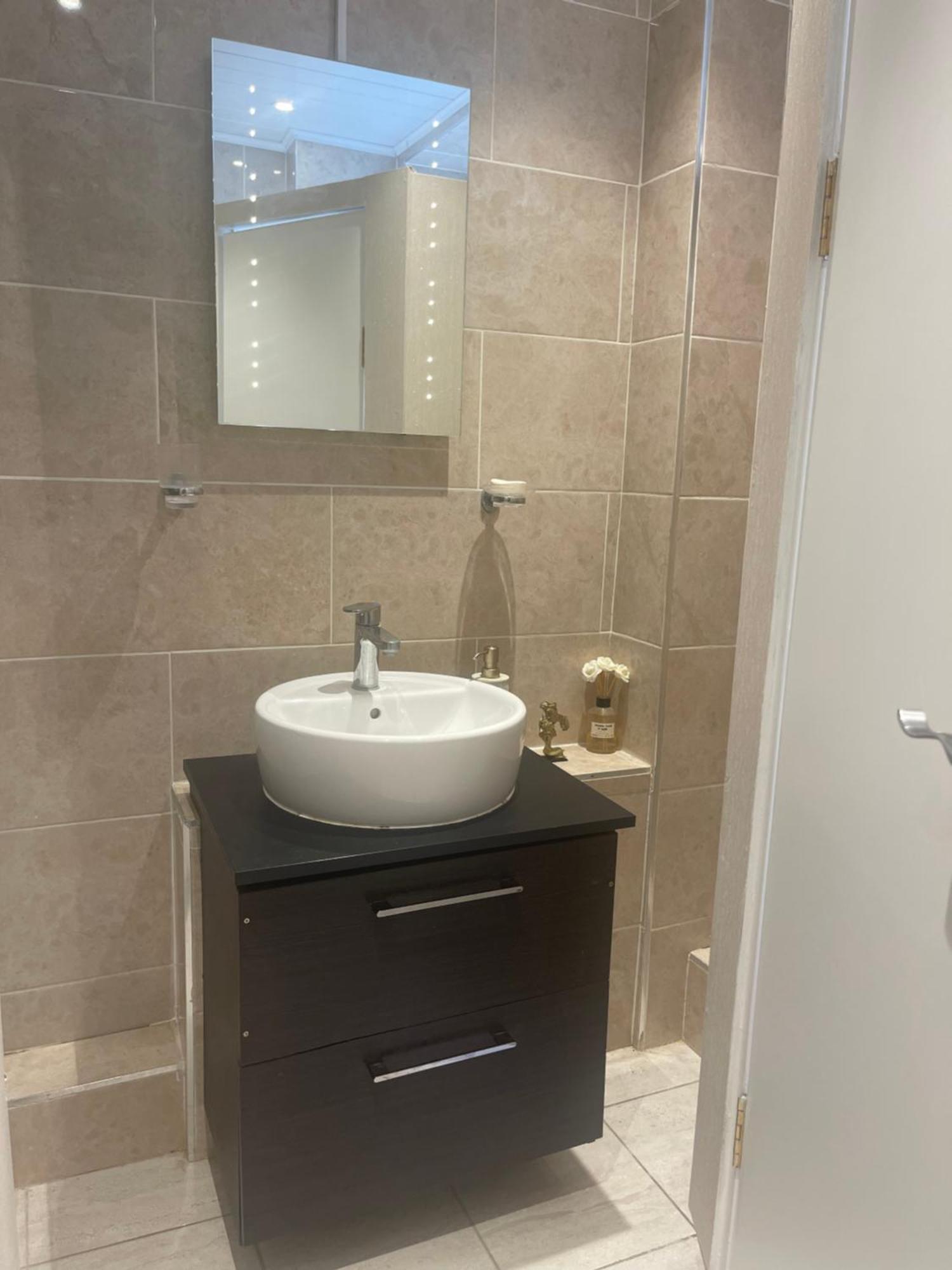 Room With Shared Kitchen London Ngoại thất bức ảnh